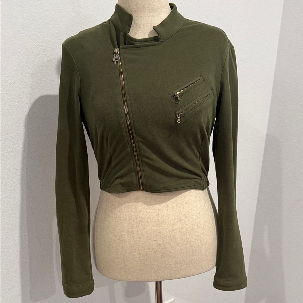 🧥 Olive Green Cropped Bomber Jacket